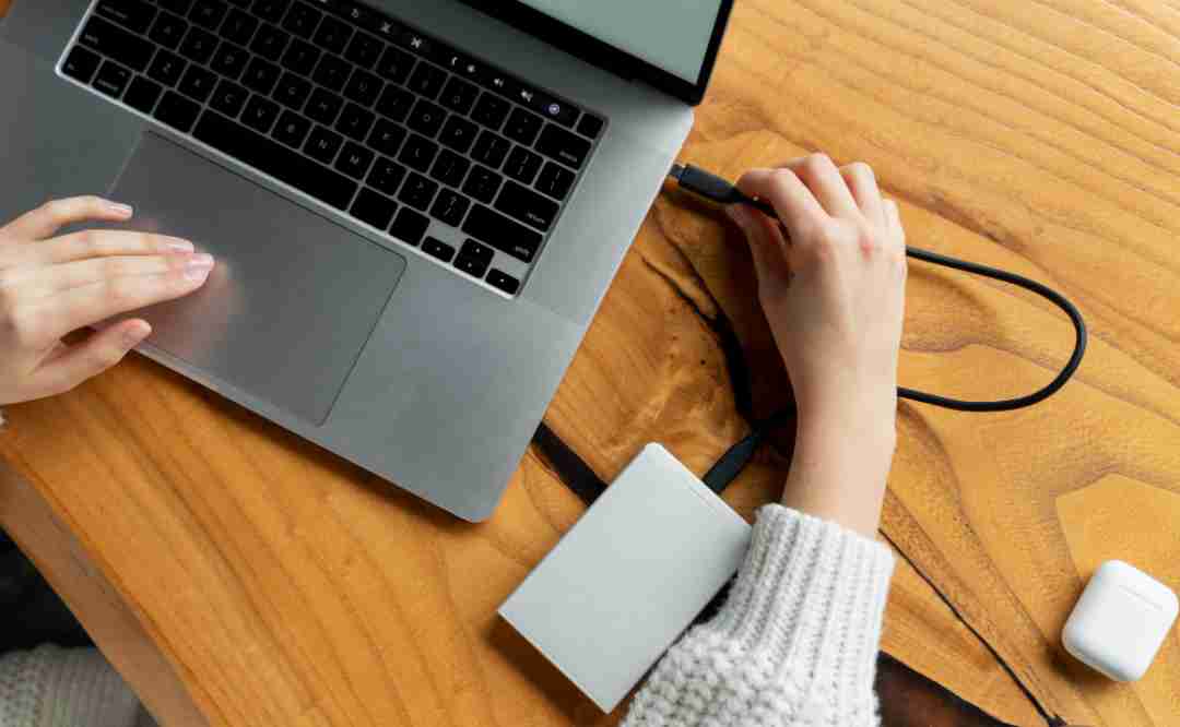 The Complete Guide to Choosing the Right MacBook Pro Charger